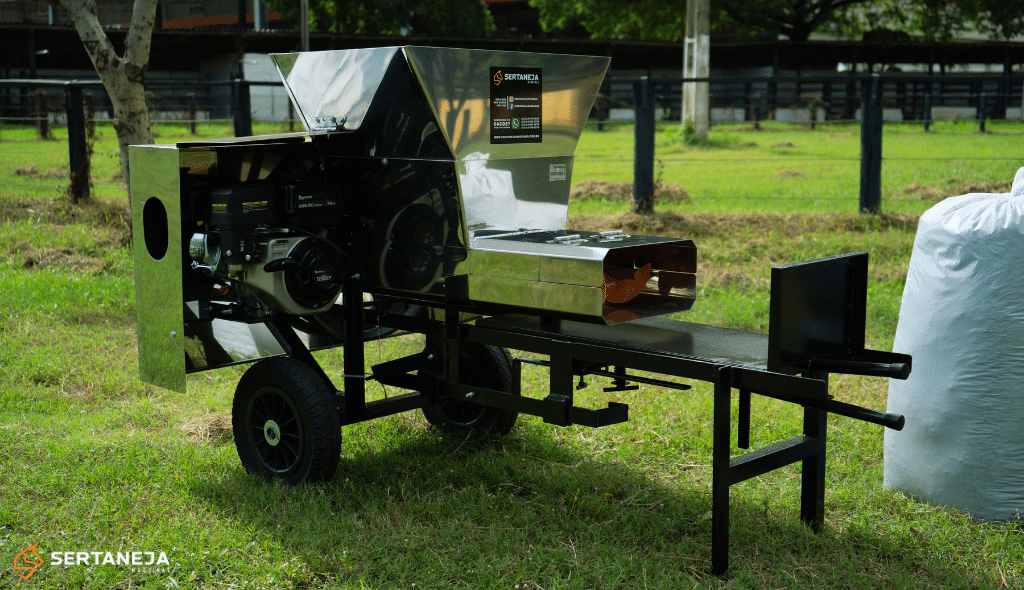 Máquina ensacadora e compactadora de silagem Standard da Sertaneja Máquinas