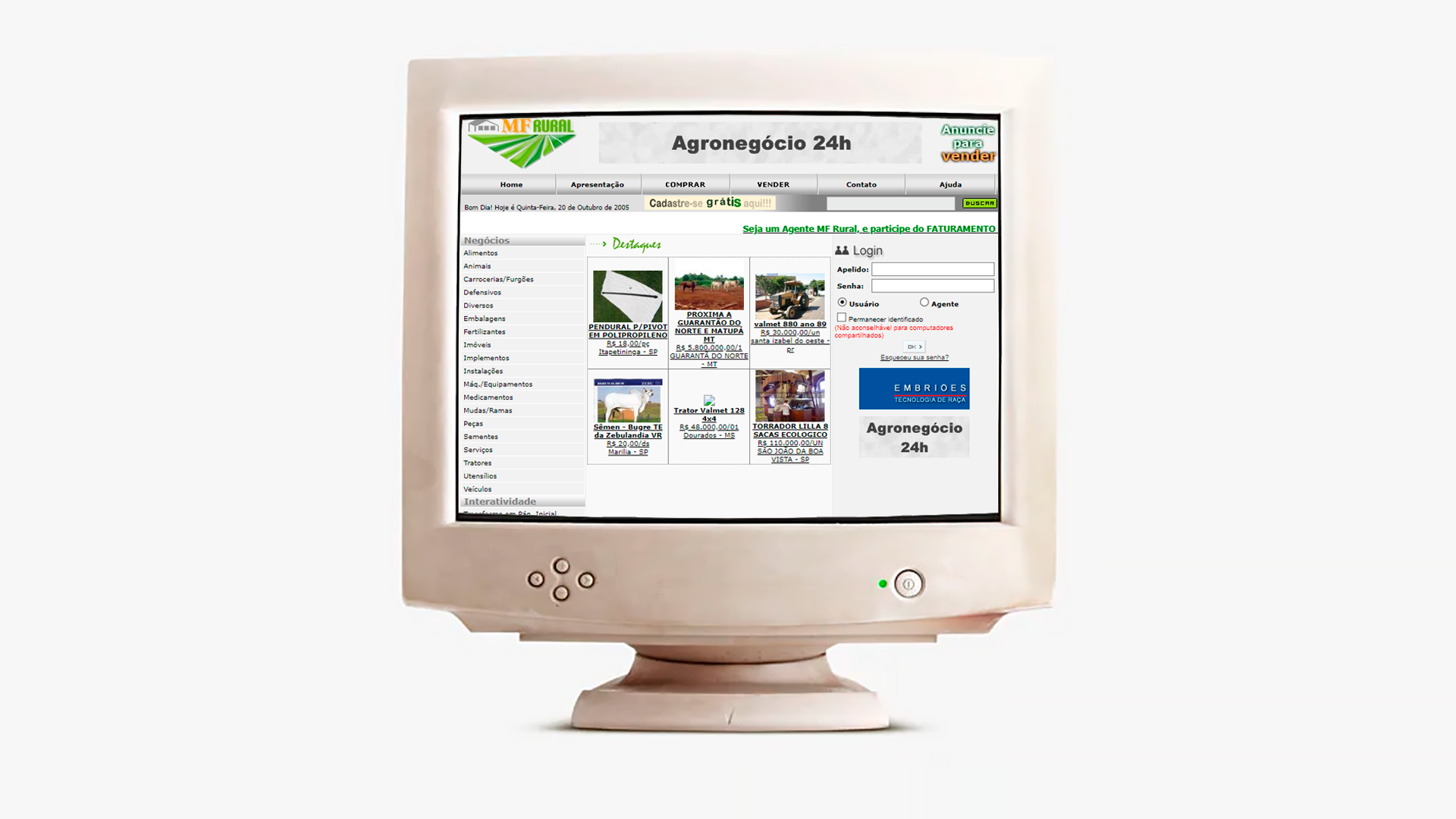 Monitor de computador antigo branco com a tela do site MF Rural na época de sua criação