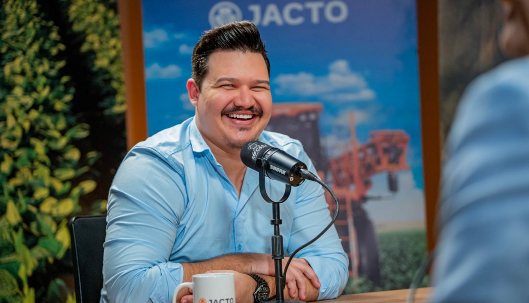 Léo Gomes: da perda progressiva da visão à música como propósito de vida
