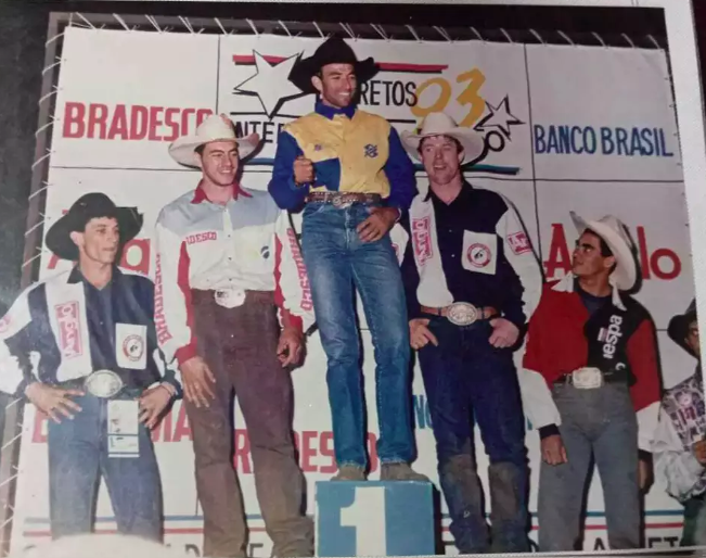 P&oacute;dio do 1&deg; Rodeio Internacional de Barretos, com os 5 campe&otilde;es.